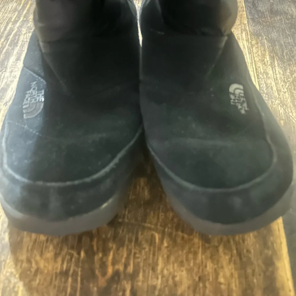 The‎ North Face Women's Size 9 Black Kadin Shiny Insulated Thermoball Boots